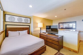 Ski-in/ski-out Park City Condo: Fireplace & View!