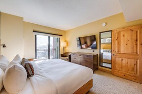 Ski-in/ski-out Park City Condo: Fireplace & View!