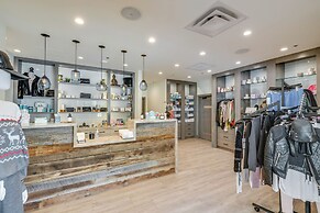 Ski-in/ski-out Park City Condo: Fireplace & View!