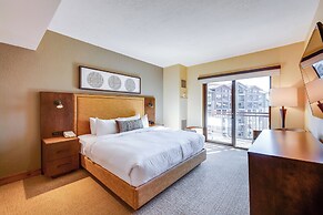 Ski-in/ski-out Park City Condo: Fireplace & View!