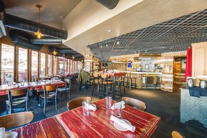 Ski-in/ski-out Park City Condo: Fireplace & View!