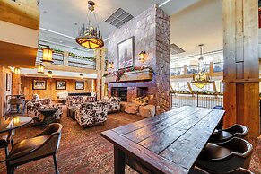 Ski-in/ski-out Park City Condo: Fireplace & View!