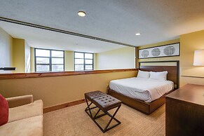 Ski-in/ski-out Park City Condo: Fireplace & View!