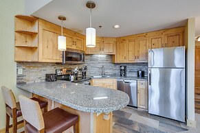 Ski-in/ski-out Park City Condo: Fireplace & View!