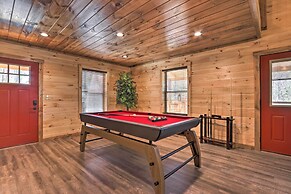 Pigeon Forge Cabin w/ Hot Tub: 1 Mi to Parkway