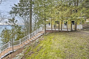 Waterfront Cottage on Sawmill Bay w/ Deck!