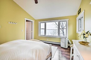 Waterfront Cottage on Sawmill Bay w/ Deck!