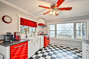 Waterfront Cottage on Sawmill Bay w/ Deck!