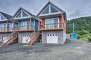 Chic Beachfront Abode w/ Balcony & Beach Access!