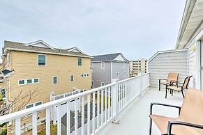 Sunny Brigantine Townhome: Walk to Beach
