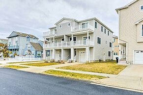 Sunny Brigantine Townhome: Walk to Beach