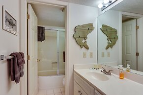 Osage Beach Home: Screened Porch, Resort Amenities