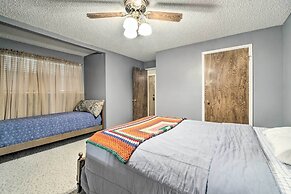 Lake Livingston Hideaway w/ Dock + Gas Grill!