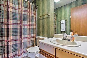 Pet-friendly Beech Mountain Condo: Walk to Slopes
