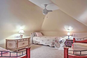 'cottage by the Pond' on Gorgeous Expansive Estate