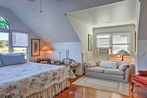 'cottage by the Pond' on Gorgeous Expansive Estate