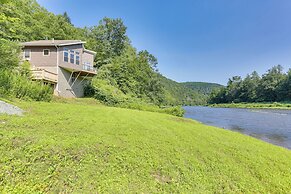 Pet-friendly Hancock Home on the Delaware River!