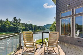 Pet-friendly Hancock Home on the Delaware River!