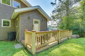 Pet-friendly Hancock Home on the Delaware River!