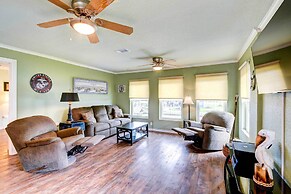 Sunny Freeport Home on Canal: Fish On-site!