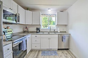 3 Mi to Lake Michigan: The Country Cottage