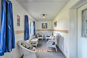 3 Mi to Lake Michigan: The Country Cottage
