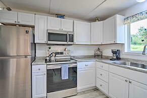 3 Mi to Lake Michigan: The Country Cottage