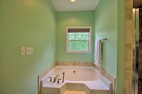 Yogis Paradise w/ Deck ~ 1 Mi to Yogaville!