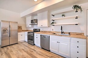 Modern Apartment w/ Beautiful Mountain Views!