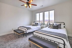 Modern Apartment w/ Beautiful Mountain Views!