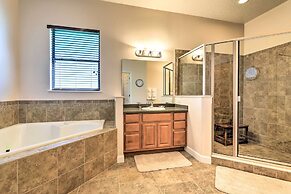6 Mi to Disney: Gem w/ Pool & Spa in Kissimmee