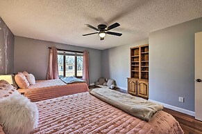 Spacious Bella Vista Home ~ 5 Mi to Lake!