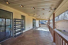 Spacious Bella Vista Home ~ 5 Mi to Lake!