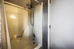 Spacious Bella Vista Home ~ 5 Mi to Lake!