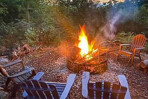 Gorgeous Franklin Getaway w/ Deck, Mountain Views!