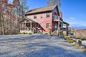 Gorgeous Franklin Getaway w/ Deck, Mountain Views!