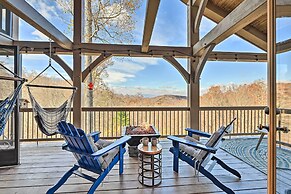 Gorgeous Franklin Getaway w/ Deck, Mountain Views!