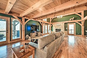 Gorgeous Franklin Getaway w/ Deck, Mountain Views!