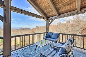 Gorgeous Franklin Getaway w/ Deck, Mountain Views!
