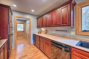 Gorgeous Franklin Getaway w/ Deck, Mountain Views!