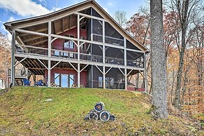 Gorgeous Franklin Getaway w/ Deck, Mountain Views!