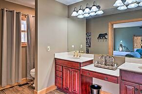 Gorgeous Franklin Getaway w/ Deck, Mountain Views!