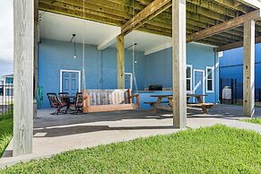 On Galveston Bay: Spacious Home w/ Pier & Grills!