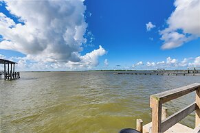 On Galveston Bay: Spacious Home w/ Pier & Grills!