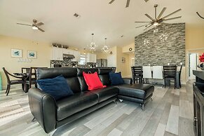 On Galveston Bay: Spacious Home w/ Pier & Grills!