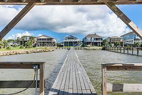 On Galveston Bay: Spacious Home w/ Pier & Grills!