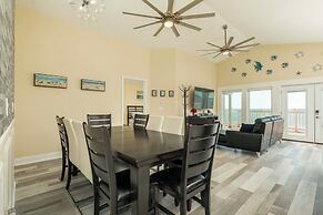 On Galveston Bay: Spacious Home w/ Pier & Grills!