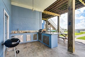 On Galveston Bay: Spacious Home w/ Pier & Grills!