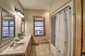 The Captains Quarters in Rogers w/ Covered Porch!