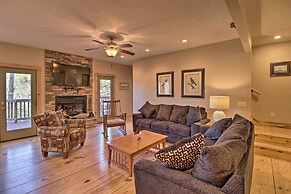 The Captains Quarters in Rogers w/ Covered Porch!